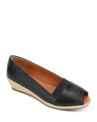 Gentle Souls by Kenneth Cole Women's Luci Ruffle A-Line Wedge Sandals ...