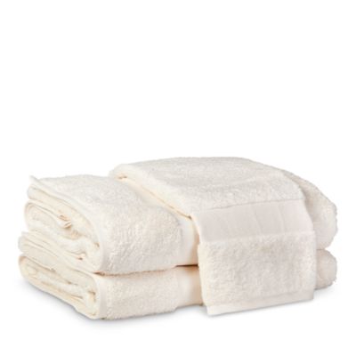 Matouk Lotus Bath Towel In Ivory