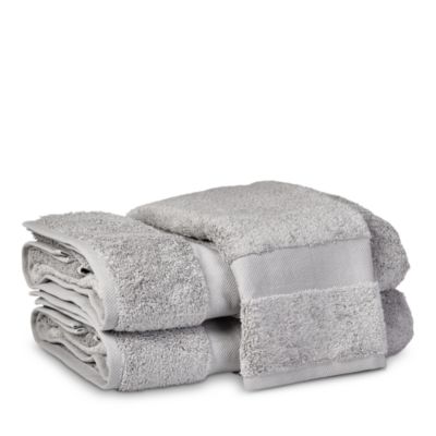 Matouk Lotus Bath Towel In Smoke Gray