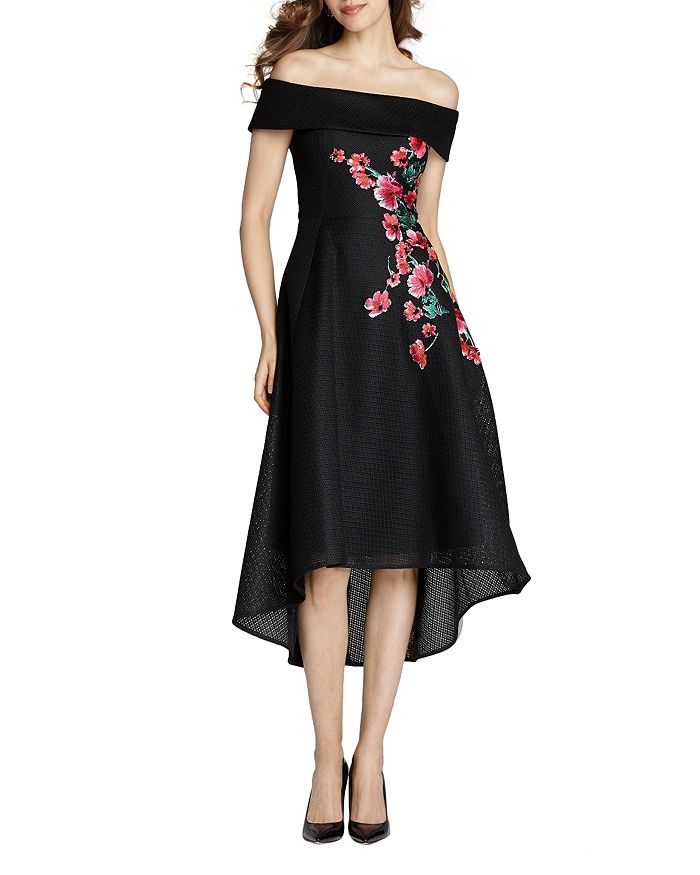 Rickie freeman sales floral appliqué gown