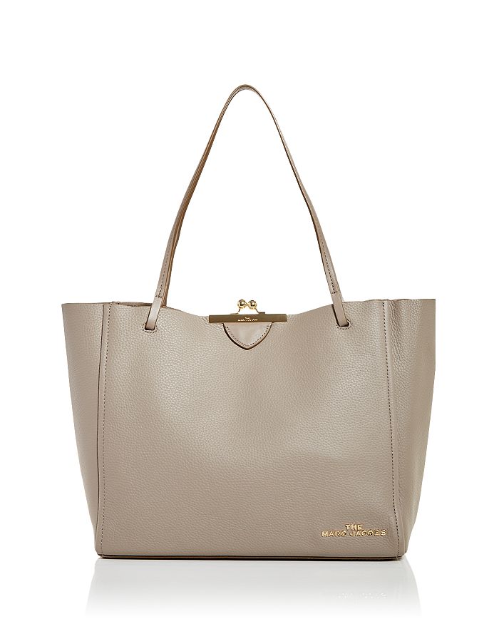 Marc Jacobs The Kisslock Leather Tote In Cement