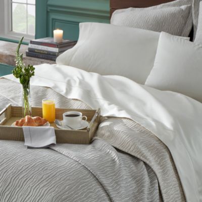 Ondate Bedding Collection