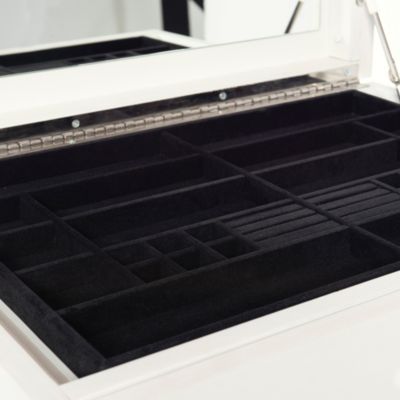 Silhouette Tall Chest