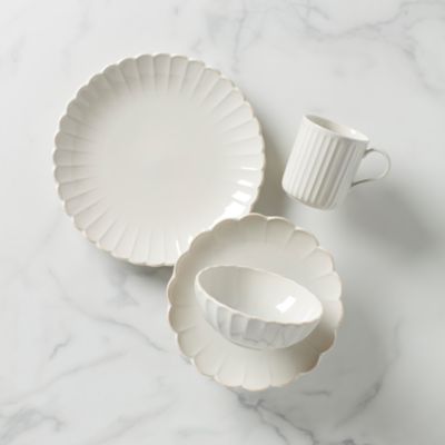 French Perle Scallop 4 Piece Place Setting