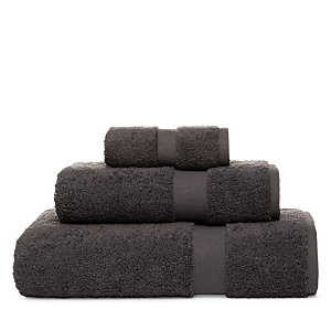 Matouk Lotus Fingertip Towel In Charcoal Gray
