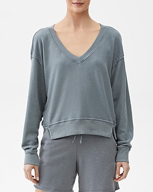Michael Stars Camilla Cropped V Neck French Terry Sweatshirt In Slate