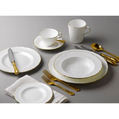 Royal Crown Derby - Aves Pearl Dinnerware Collection