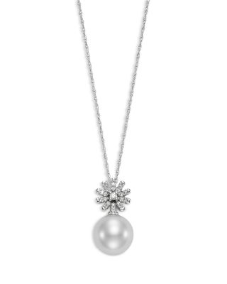 Diamond Flower Pendant Necklace 