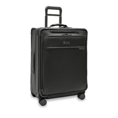 Baseline Medium Expandable Spinner Suitcase