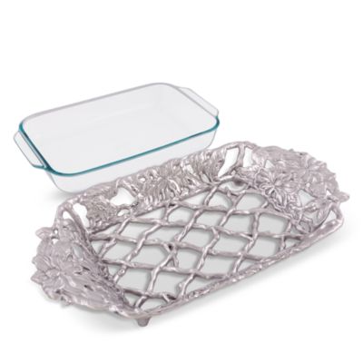 Pyrex 3-Quart Baking Dish with Magnolia Stand
