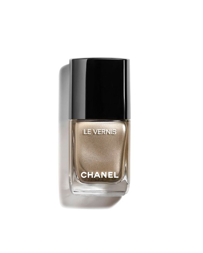 Chanel Le Vernis Longwear Nail Colours in Ballerina, Organdi, Monochrome,  Garçonne, Vamp and Rouge Noir - New Formula