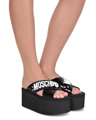 サンダル・ミュール Moschino Platform Sandal Moschino Women's Logo Crossover Platform Sandals