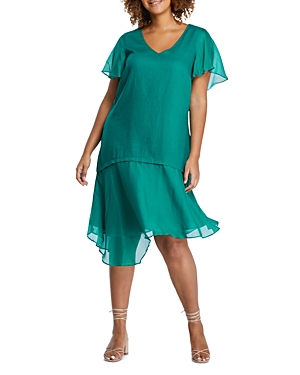 Estelle Plus Shadow V Neck Dress In Green