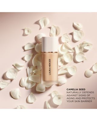 Real Flawless Weightless Perfecting Foundation