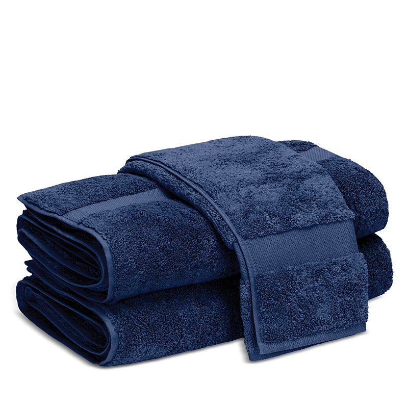 Matouk Lotus Fingertip Towel In Indigo