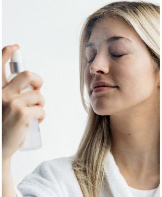 Refreshing Essence Daily Hydrating Mist 4oz