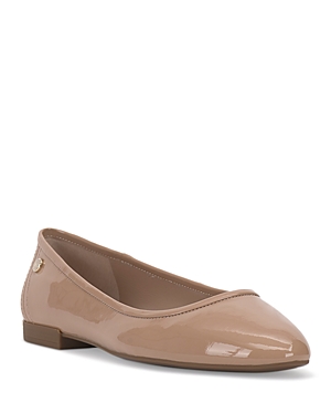 Vince Camuto Minndy Flat In Dark Beige