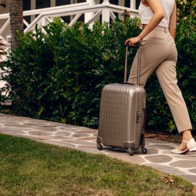 Innovaire Global Carry On Spinner