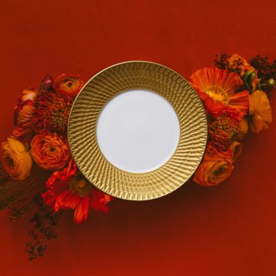 Twist Dinnerware Collection