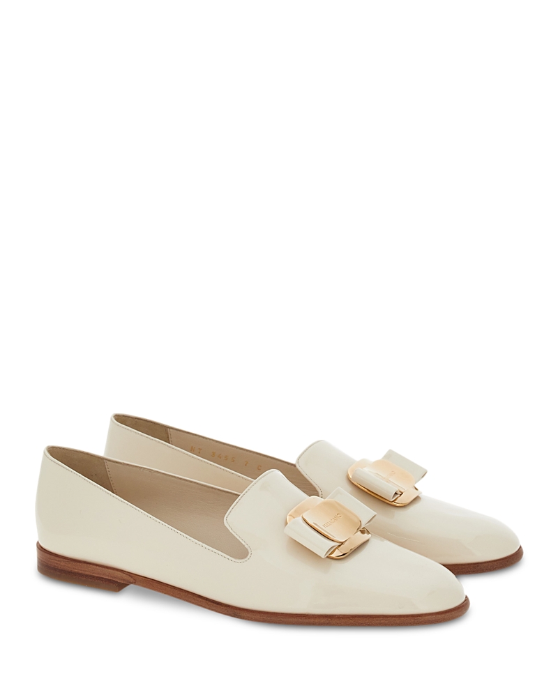 Ferragamo Bow-embellished Logo-plaque Loafers In Mascarpone