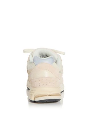 Women's 2000R Low Top Sneakers