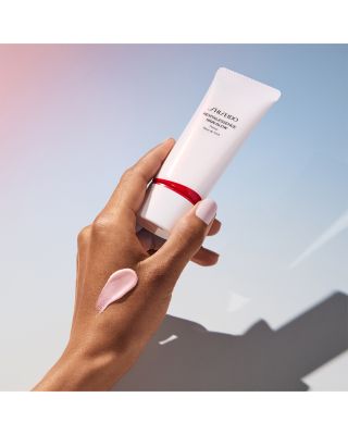 Revitalessence Skin Glow Primer SPF 25 1 oz.