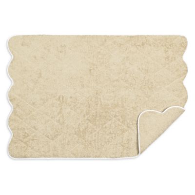 Cairo Scallop Quilted Mat