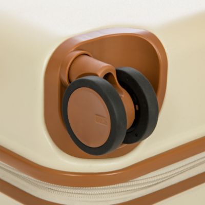 Bellagio 27" Spinner Suitcase