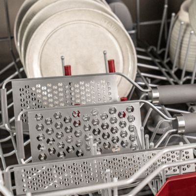 Pro Medium Hand Grater & Cover