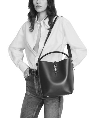 ショルダーバッグ・ポシェット SAINT LAURENT BLACK RAFFIA LE 37 BUCKET BAG SAINT LAURENT Le 37 Bucket Bag in Raffia | Bloomingdale's