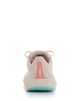 Women's Arahi 7 Sneakers