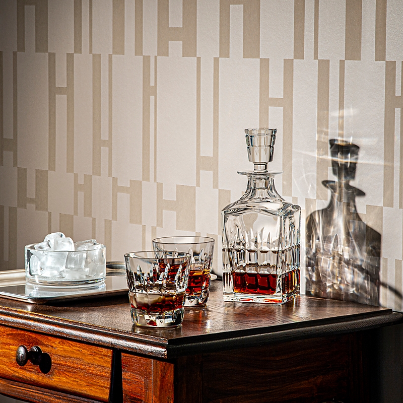 Saint Louis Manhattan On The Rocks Set: Square Decanter & 2 Medium Old Fashion Glasses
