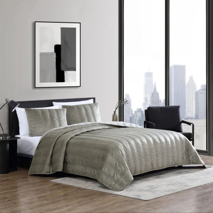 Velvet Linear Stitch 3 Piece Quilt Set