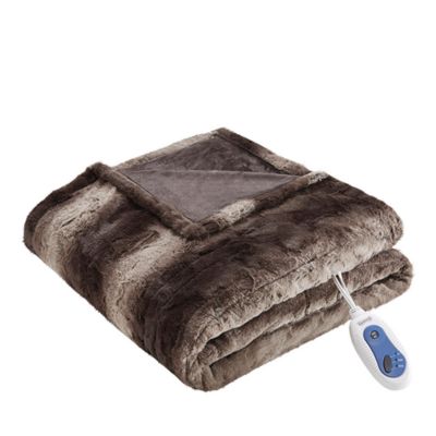 Beautyrest - Zuri Oversized Faux Fur Heated Throw, 50" x 70"