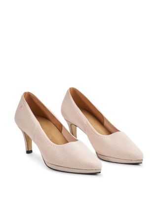  Women's Felicia Orthopedic Expandable Pumps