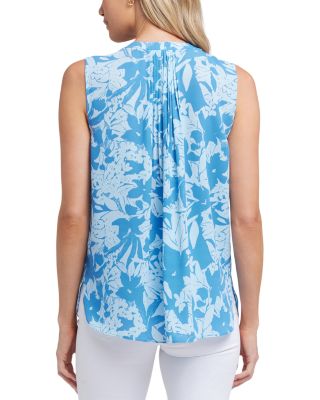 Sleeveless Pleat Back Blouse