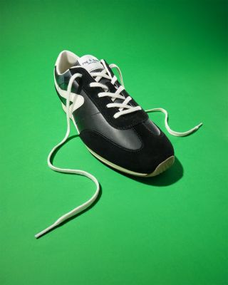 Women&#39;s Slim Retro Low Top Sneakers