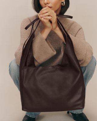 Medium Vittoria Leather Tote Bag