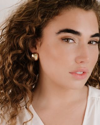 Minimal Curved Square Stud Earrings