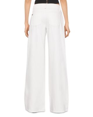 Low Rise Baggy Jeans in Off White