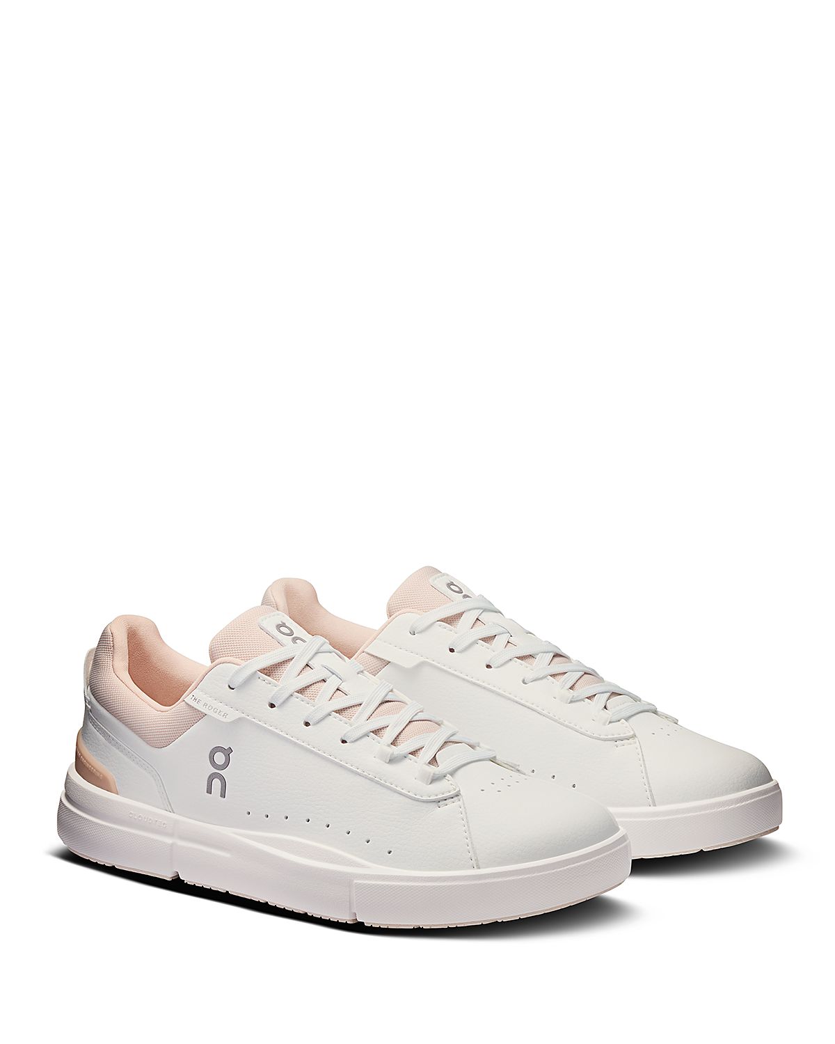 On Women's The Roger Advantage Sneakers