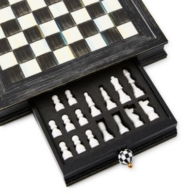 Courtly Check Chess Set