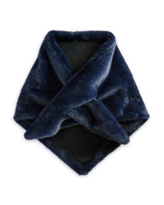 Faux Fur Triangle Foulard