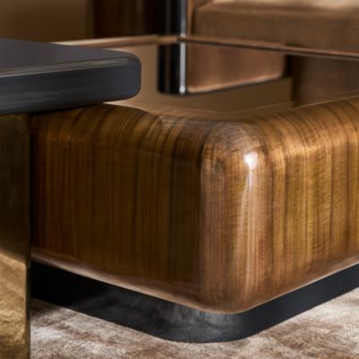 Gel&eacute;e Cocktail Table