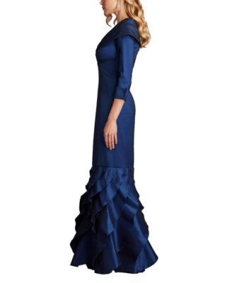  Blythe Portrait Collar Gown