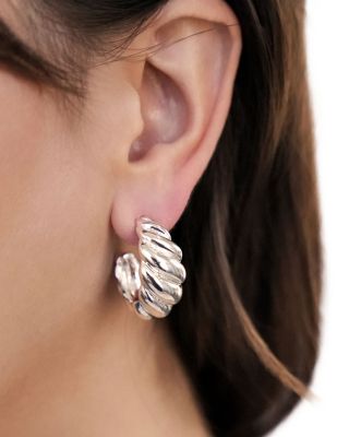 Modern Ribbed Small Hoop Earrings