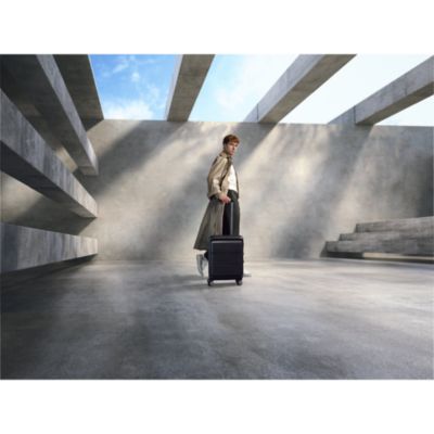 Paralux Global Expandable Spinner Carry On Suitcase