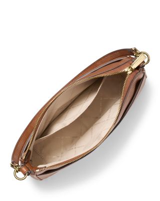 Jet Set Medium Top Zip Pochette Crossbody