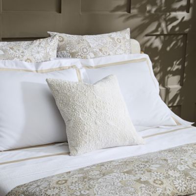 Siberian Floral Velvet Decorative Pillow, 20" x 20" 