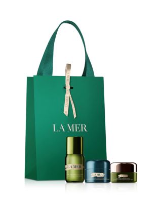 Gift with any $300 La Mer purchase!